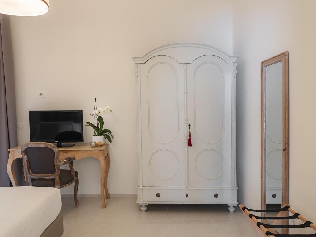 Living u HomeSuites - 11