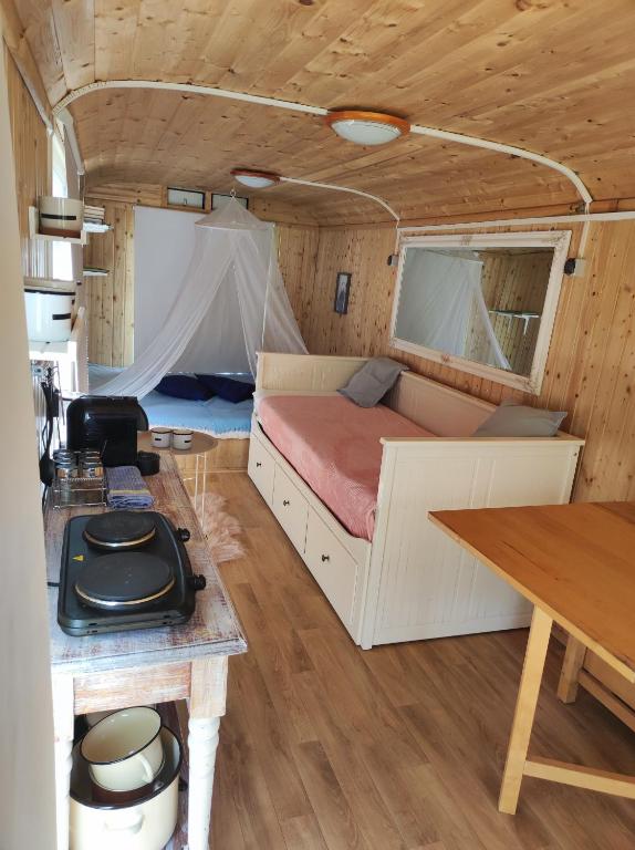 Posezení v ubytování Maringotka Domov -Tiny house