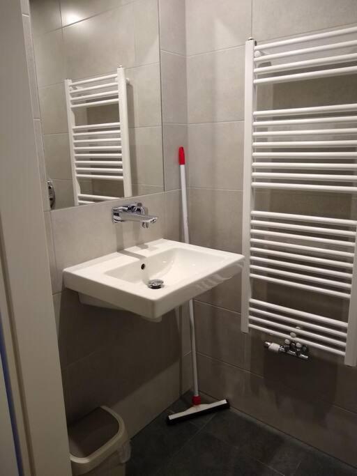 Koupelna v ubytování 105,3 appartement 200m van strand