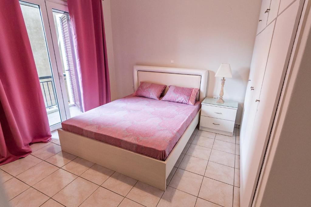 Posteľ alebo postele v izbe v ubytovaní Anastasias House - 100μ από την Κυανή Ακτή