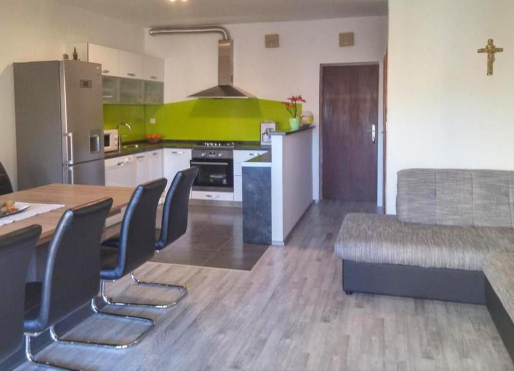 Kuchyňa alebo kuchynka v ubytovaní Apartments and Room Lotus