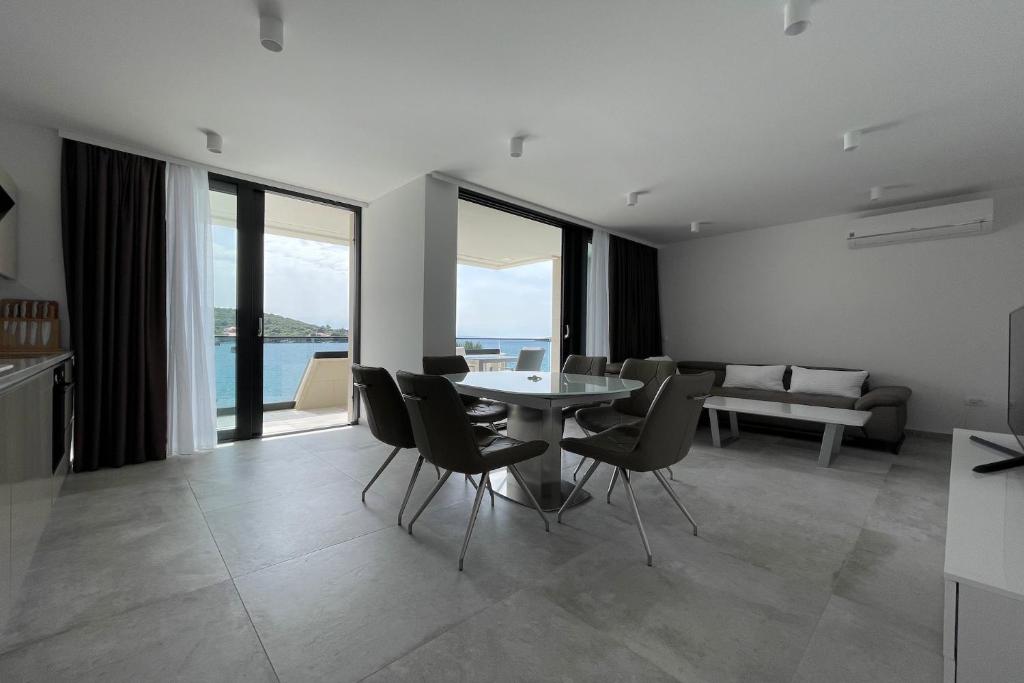 Posedenie v ubytovaní Premier Laguna Apartment