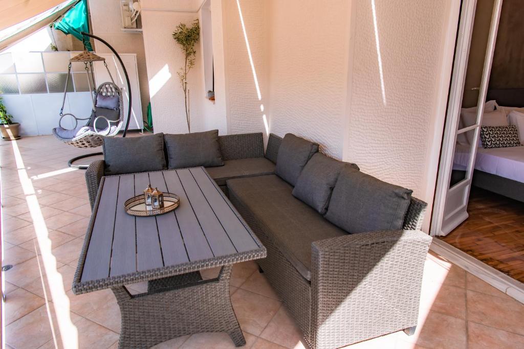 Pnyka Apartment 3 - 10