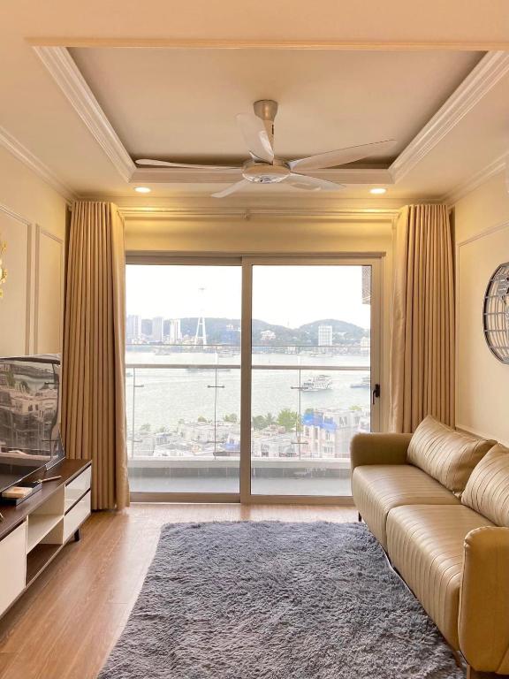 Lux.Sapphire Homestay HaLong