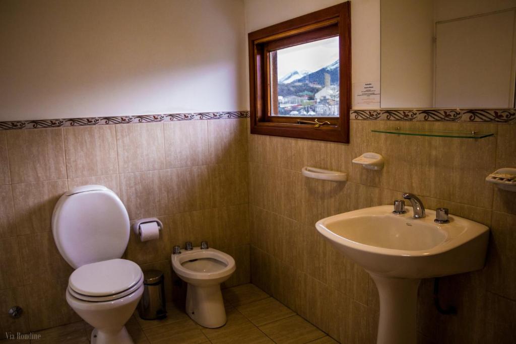 OIKOS - Triple Room With Mountain View