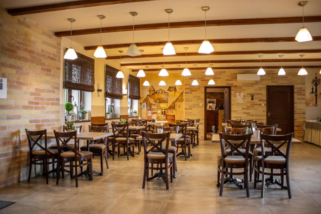 Restaurace v ubytování Petrény Borpanzió