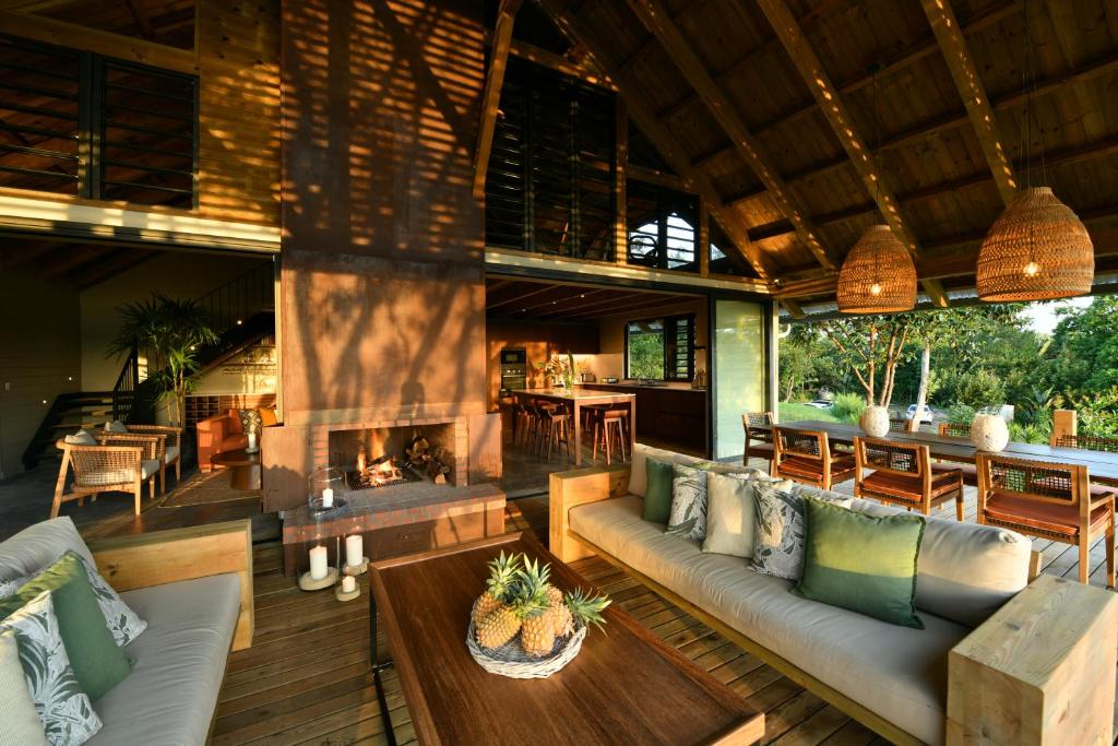 Posezení v ubytování ChamGaia off-grid eco-villa