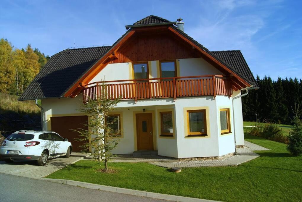 Budova, kde se prázdninový dům nachází