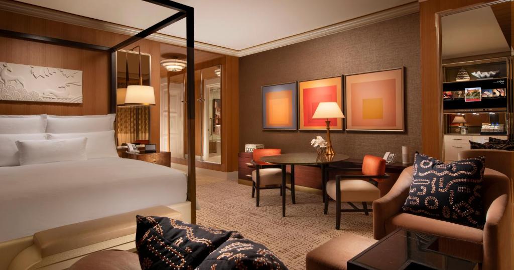 Postel nebo postele na pokoji v ubytování Wynn Las Vegas