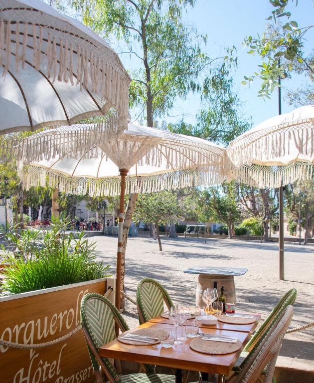 Ресторан / где поесть в Hôtel Le Porquerollais