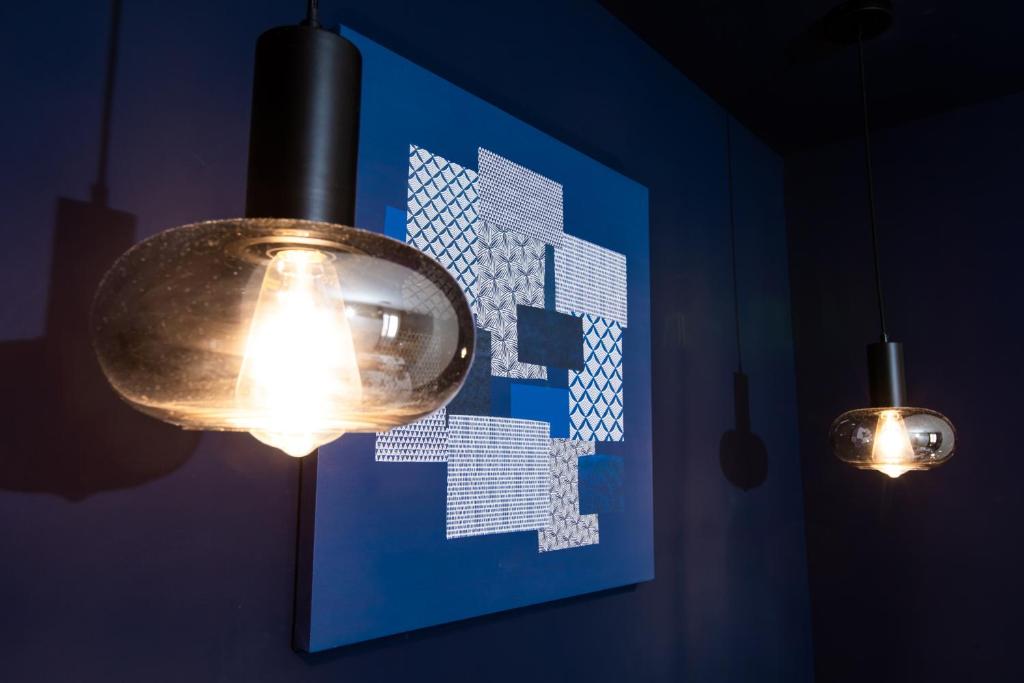 Le Red St Léon : Lit Queen Size * WIFI * Idéal Couple - 9