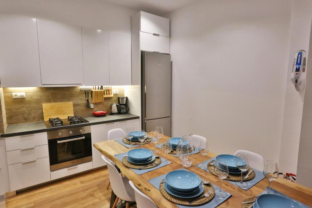 Kuchnia lub aneks kuchenny w obiekcie Luxury Apartment near Acropolis