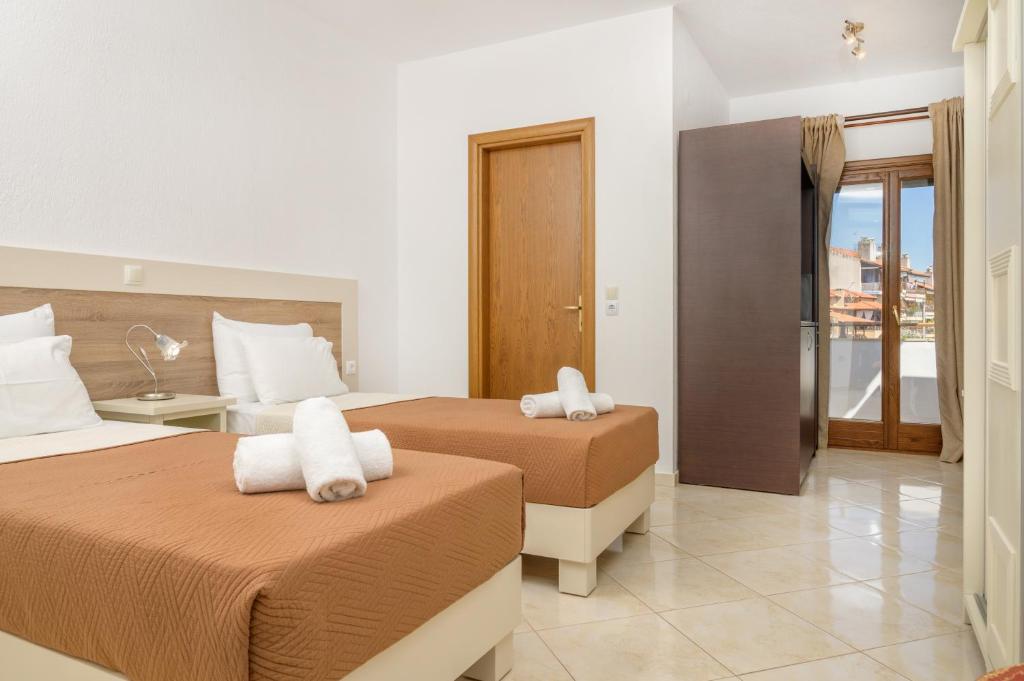 Gallery image of PENSION STELIOS in Ouranoupoli