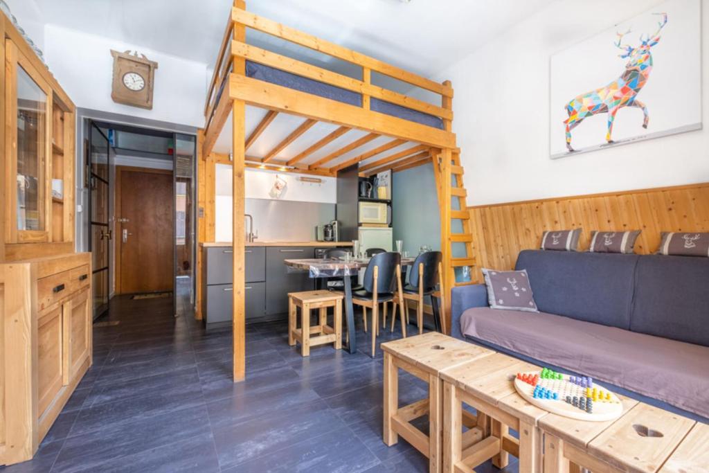 Cosy 40m with balcony in the heart of CHAMONIX