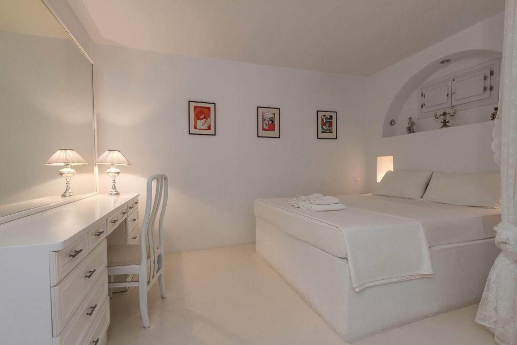 Sea Sound White Katikies - 17