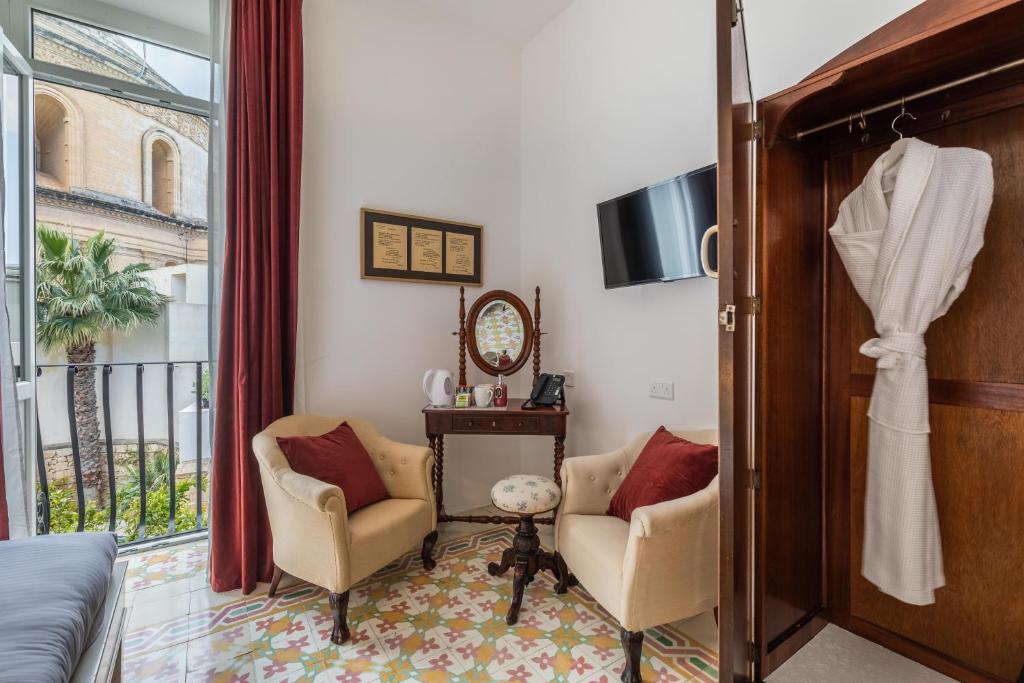 TV a/nebo společenská místnost v ubytování Mosta Dome B&B