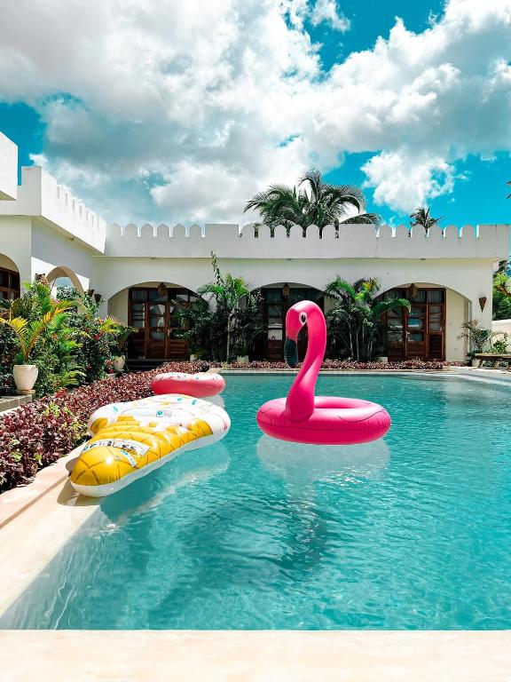 The Golden Blue Luxury Hotel - отзывы и видео