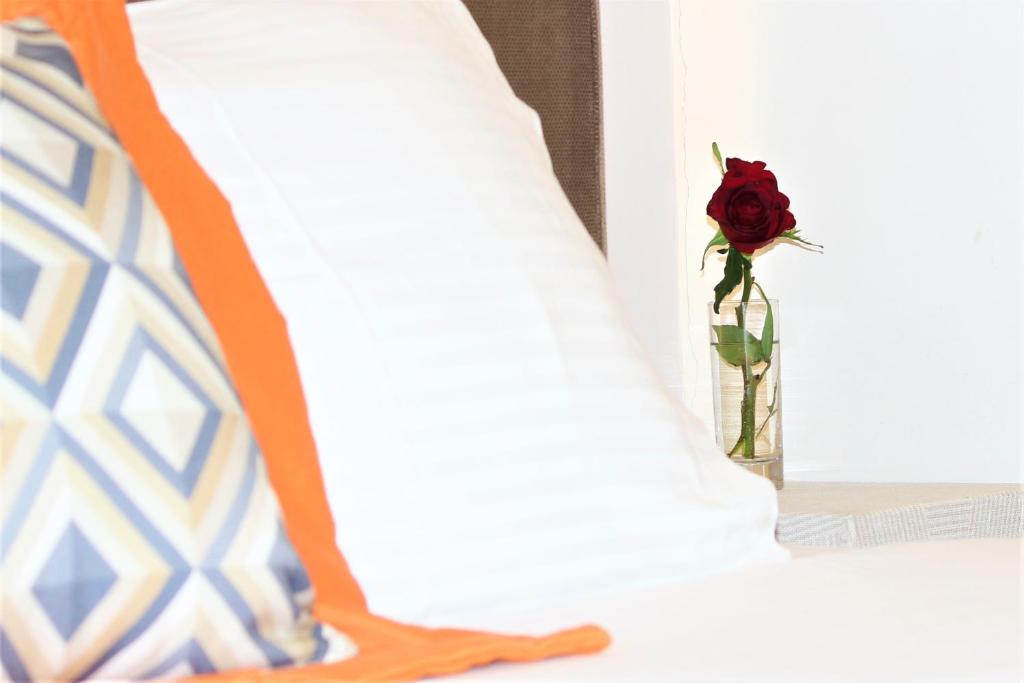 Posteľ alebo postele v izbe v ubytovaní Aiolos Apartments Suites Ermou 64 Monastiraki Plaka 2nd Floor