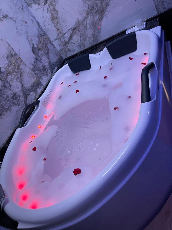 Fotografie z fotogalerie ubytování CLOCKWORKORANGE Luxury Suites v destinaci Mactan