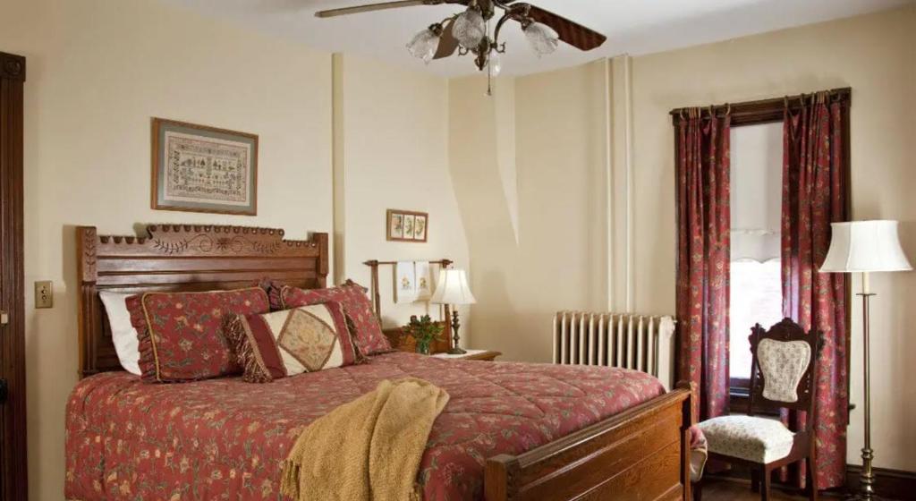 Brickhouse Inn B&B - Suite Familiar