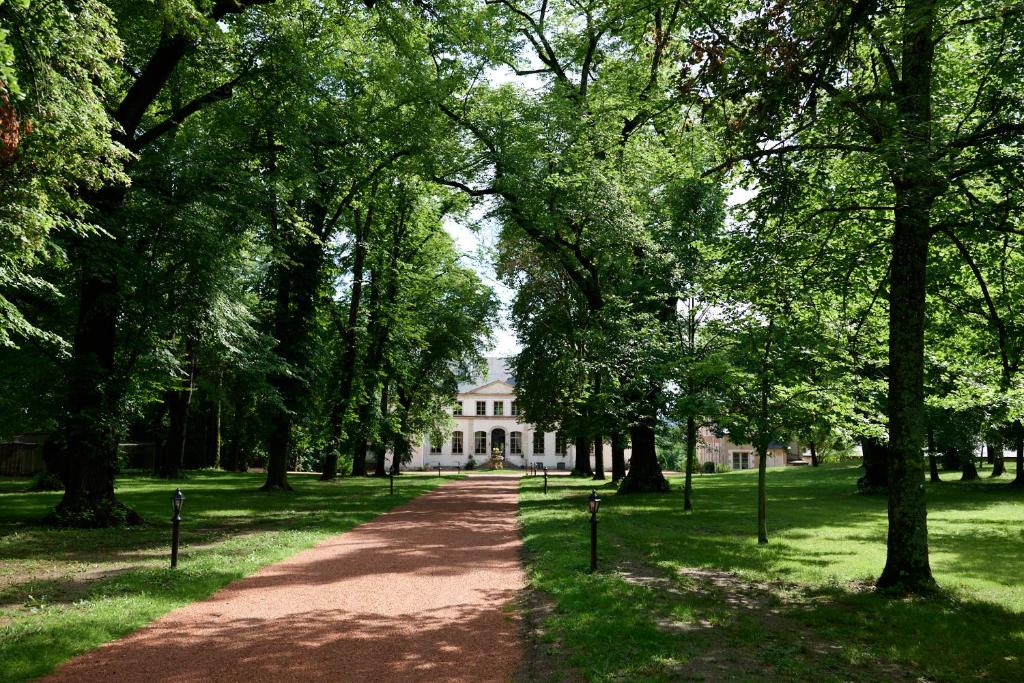 Zahrada ubytování Château de Charmeil- Vichy chambres d'hôtes
