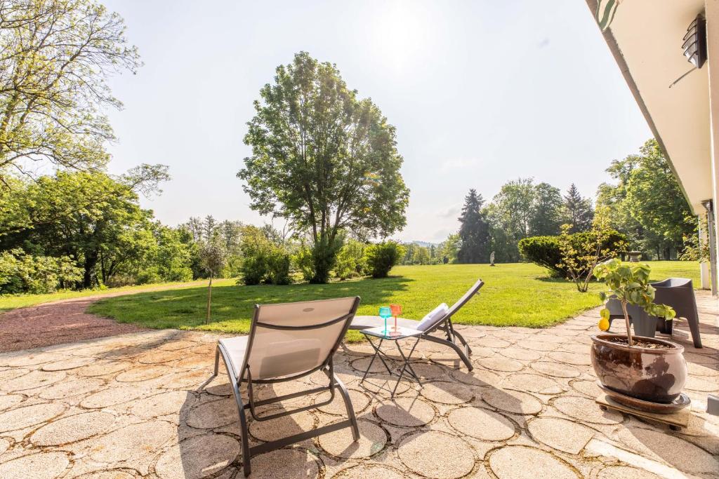 Zahrada ubytování Château de Charmeil- Vichy chambres d'hôtes