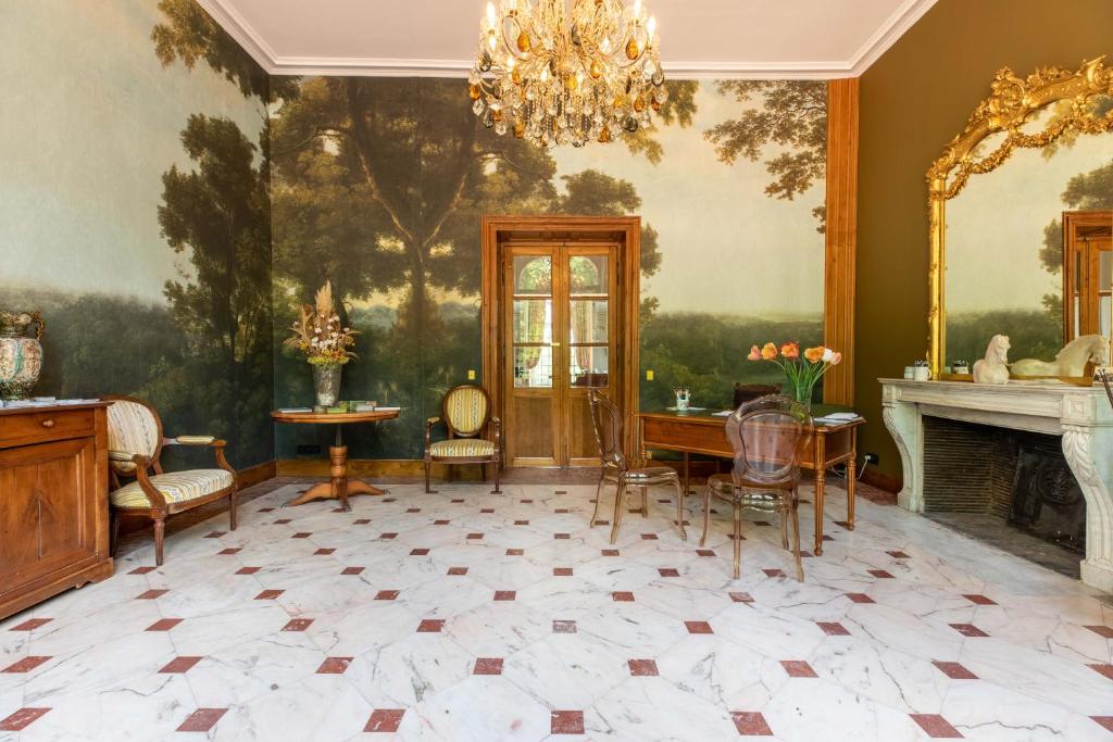 Fotografie z fotogalerie ubytování Château de Charmeil- Vichy chambres d'hôtes v destinaci Charmeil
