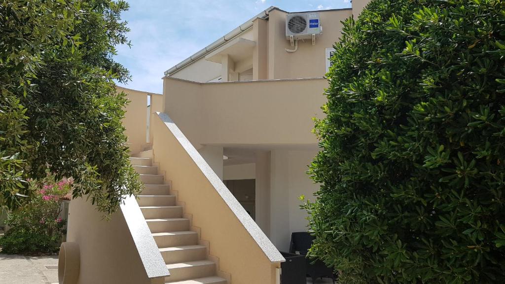 Budova, kde se apartmán nachází