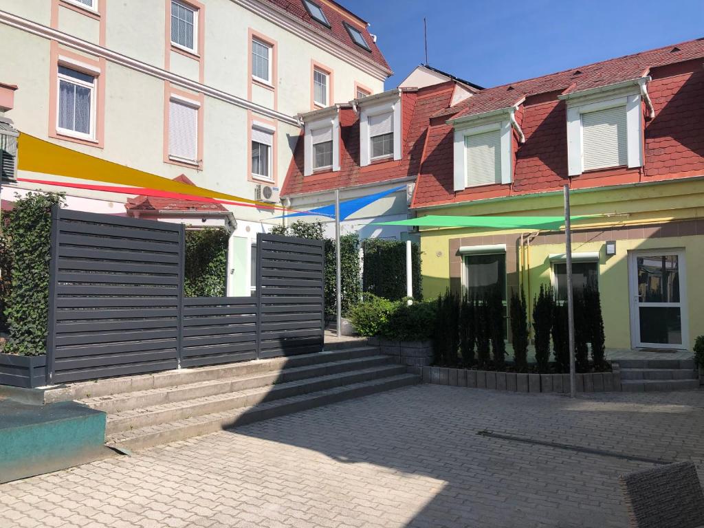 Budova, v ktorej sa apartmán nachádza