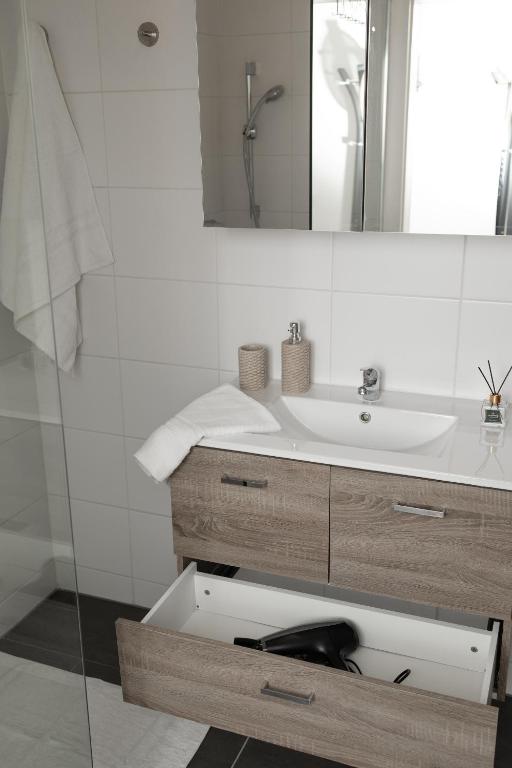 Kúpeľňa v ubytovaní Fresh Apartment with Terrace + Free Parking