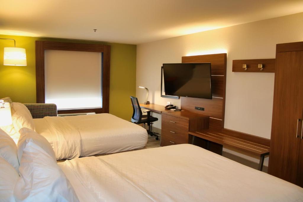 Holiday Inn Express by IHG - Suite Queen Con Dos Camas Queen Y Sofá Cama