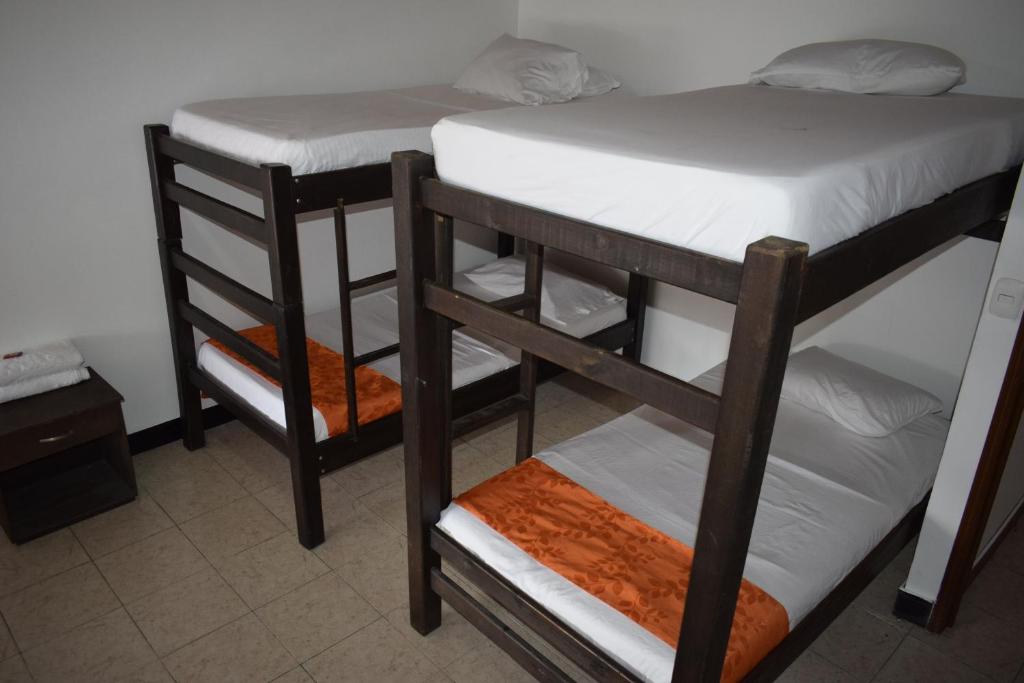 Hotel Descanso Inn Villavicencio - Habitación Familiar Estándar