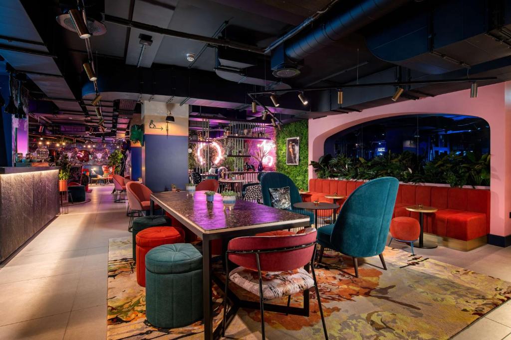 Posezení v ubytování YOTEL Manchester Deansgate