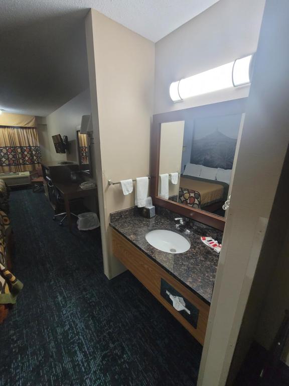 Super 8 by Wyndham Valentine NE - Habitación Con 2 Camas Grandes - No Fumadores