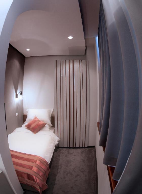 Hotel Russia - Twin Room