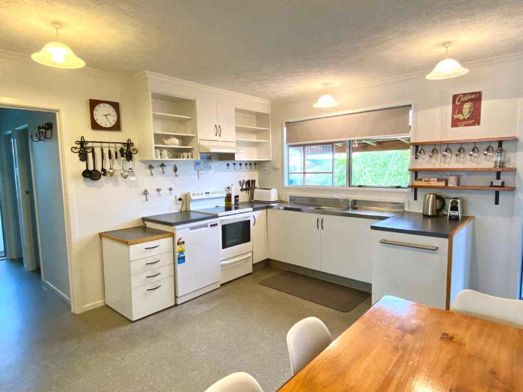 Kuchyň nebo kuchyňský kout v ubytování Rathlin Cottage