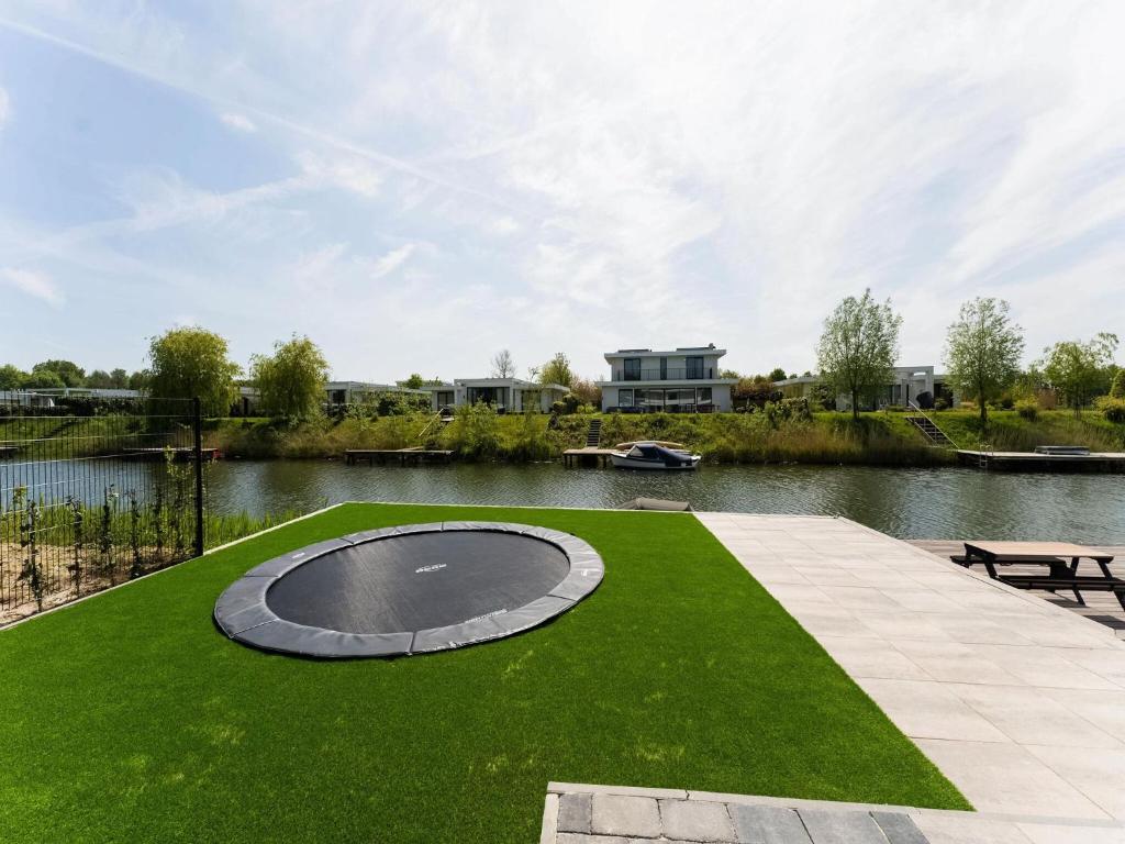Swanky villa in Zeewolde with garden