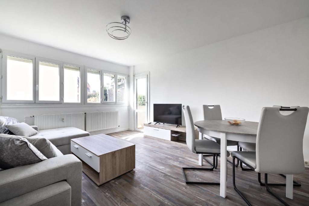 le zentop - Two-Bedroom Apartment