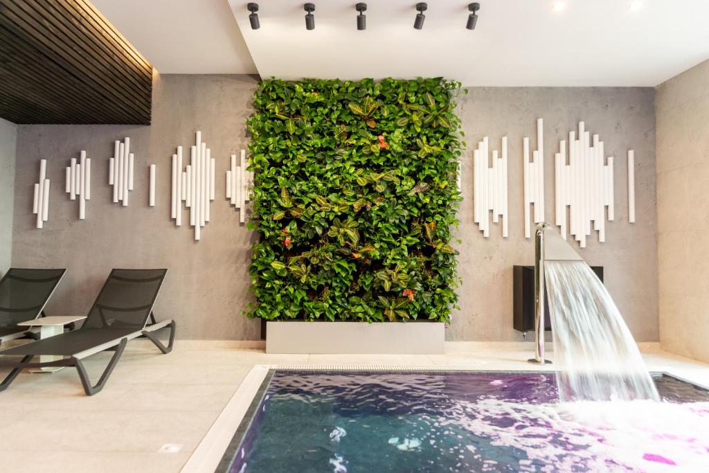 Bazén v ubytování Bukville Hotel & SPA nebo v jeho okolí
