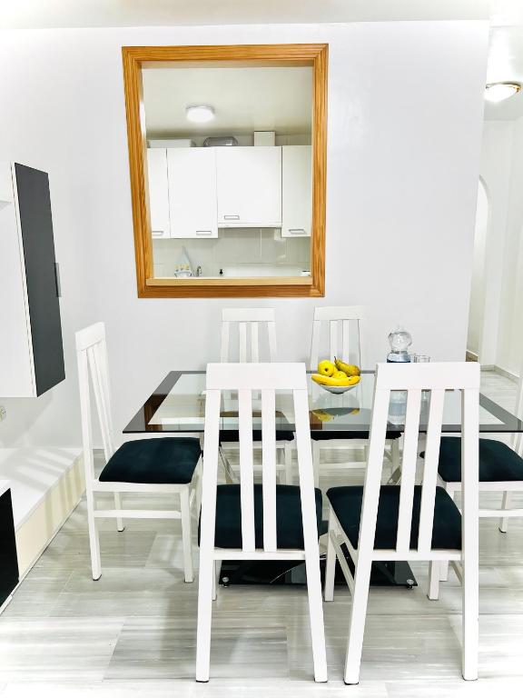 Fotografia z galérie ubytovania Precioso apartamento cerca del mar con wifi, piscina y parking v destinácii La Herradura