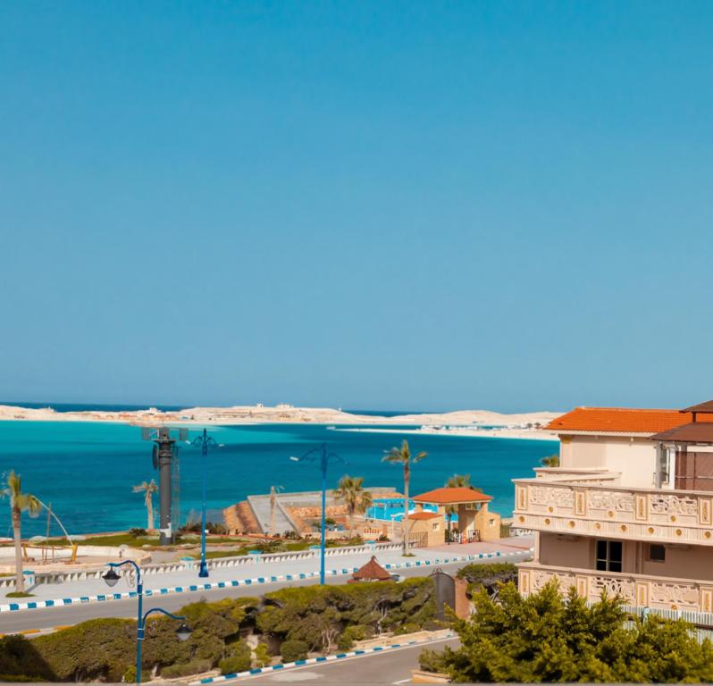 vista sull'oceano da un edificio di Halla Matrouh a Marsa Matruh