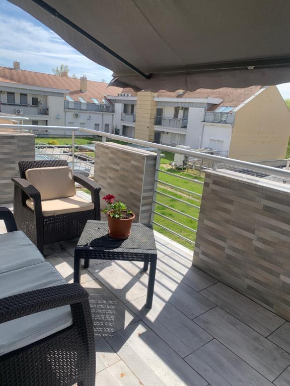 Balkón alebo terasa v ubytovaní Furó-Lak 2 Apartman Hajdúszoboszló