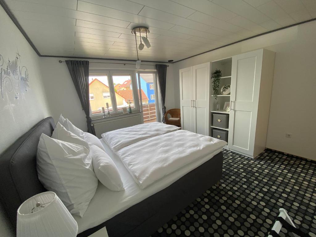 Tolle Ferienwohnung in Löffelsterz - Apartamento De Dos Dormitorios
