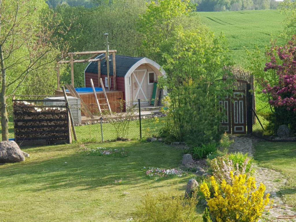 Vonkajšia záhrada v ubytovaní Agroturystyka „Między Polami”