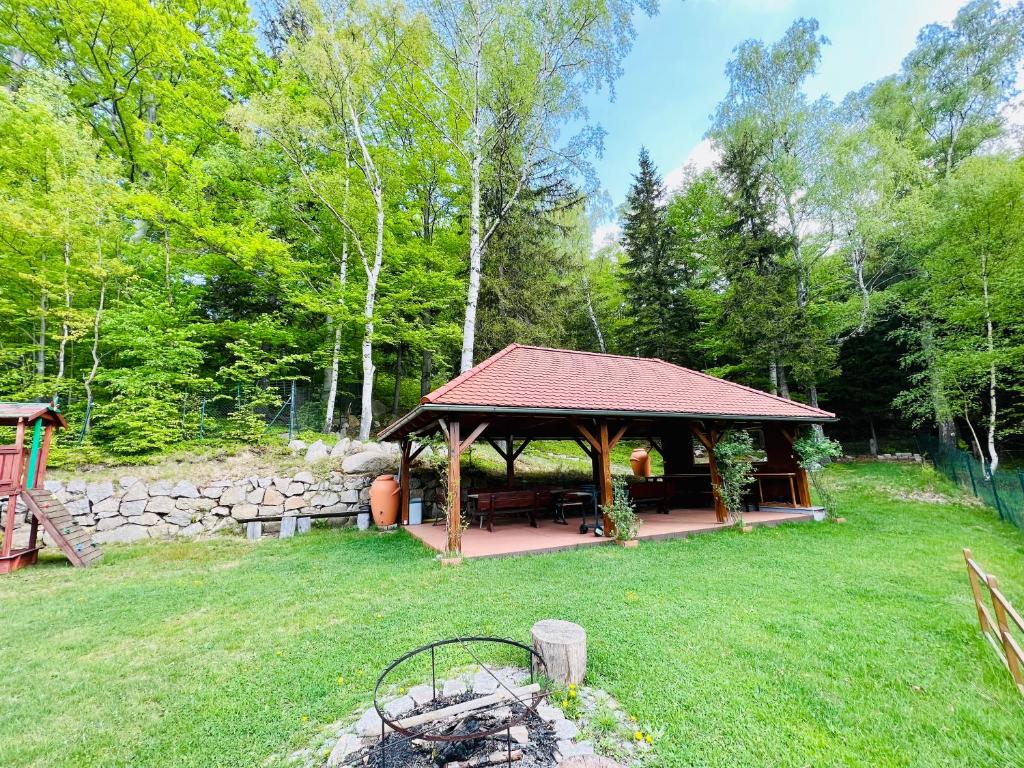 Zahrada ubytování Pod Bukami - Chill&SPA