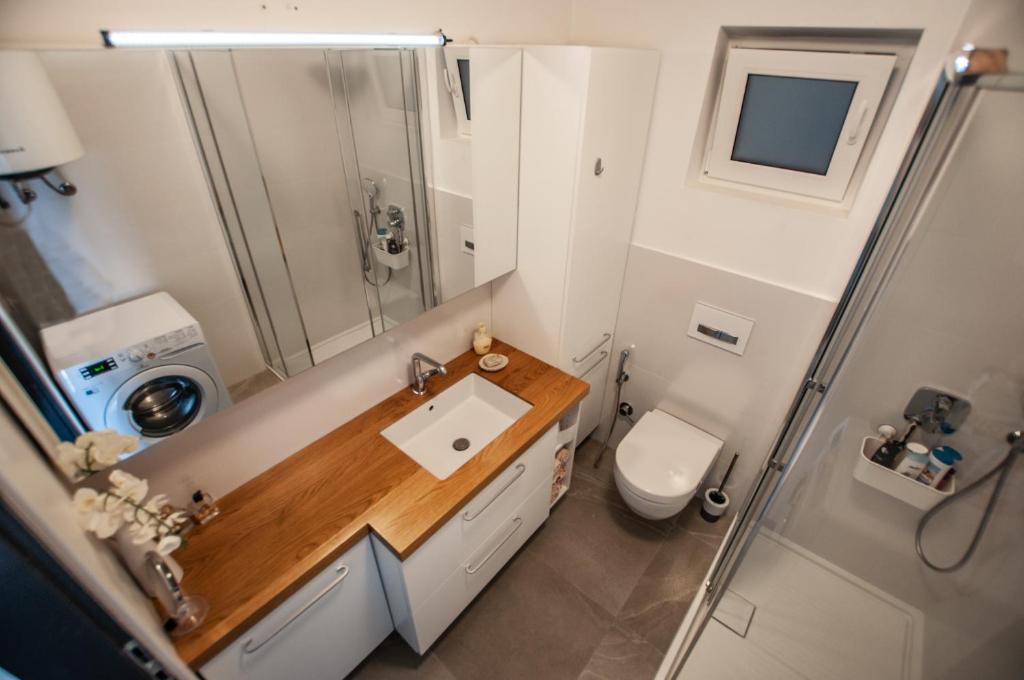 Koupelna v ubytování Sea View Apartments Debeli Rtič