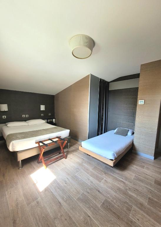 Contact Hôtel Solana, Niort MendesFrance - Driepersoonskamer