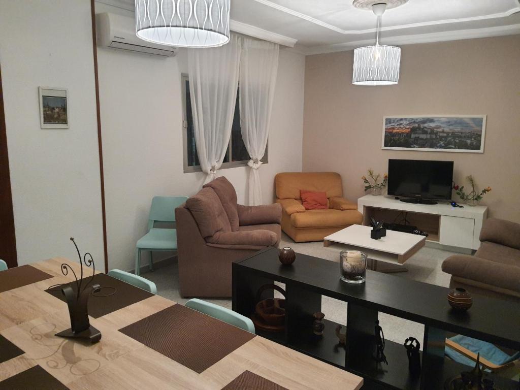 Zdjęcie z galerii obiektu Chambre avec salle de bain privée w mieście Molvízar