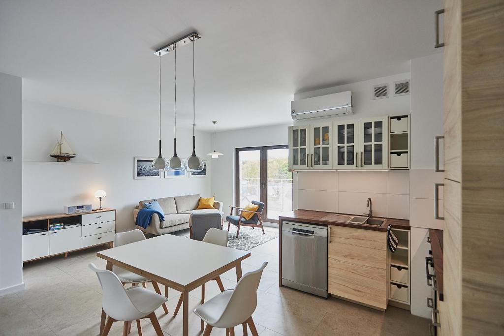 Kuchyňa alebo kuchynka v ubytovaní Apartamenty Świnoujście - Kormoran