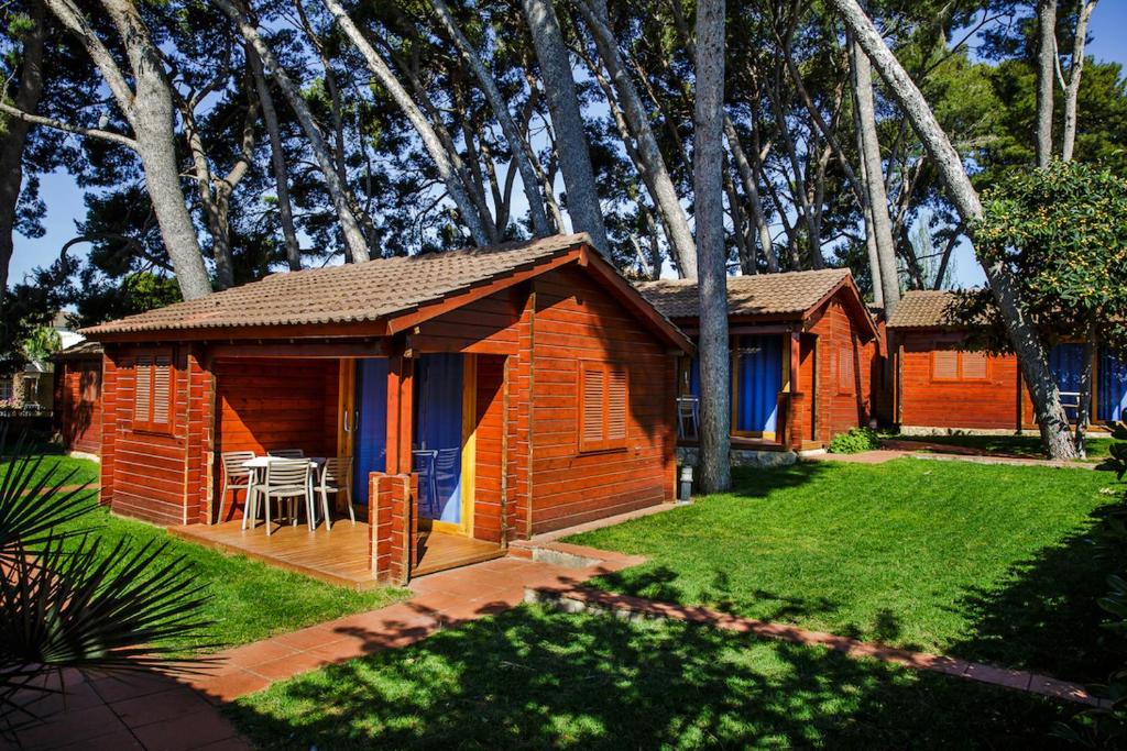 Camping La Llosa - One-Bedroom Bungalow